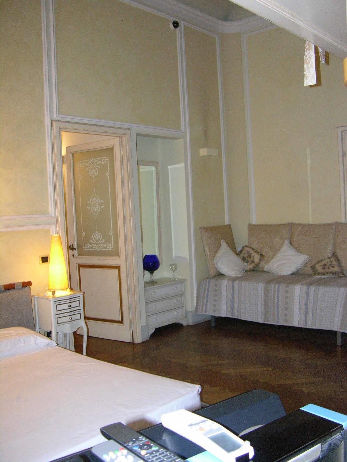 Booking Firenze Appartamenti Exterior photo